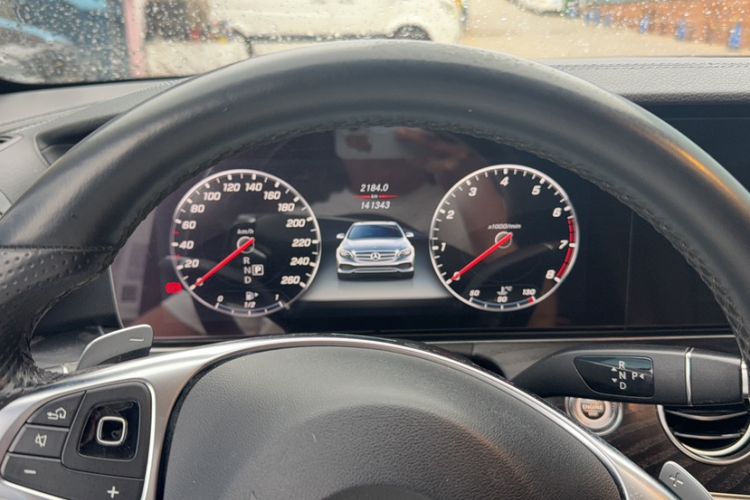 Used Mercedes-Benz E-Class 2018 E 200 L Sport Edition Odometer Close Up