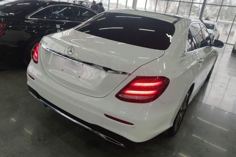 Used Mercedes-Benz E-Class 2018 E 300 L Sport Luxury Edition Rear Right 45 Deg