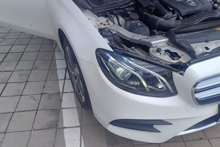 Used Mercedes-Benz E-Class 2018 E 300 L Sport Luxury Edition Right Front Headlight