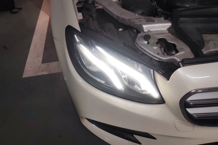Used Mercedes-Benz E-Class 2018 Restyled E 300 L Sport Luxury Edition Right Front Headlight