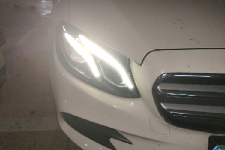 Used Mercedes-Benz E-Class 2018 E 300 L Sporty and Stylish Model Right Front Headlight