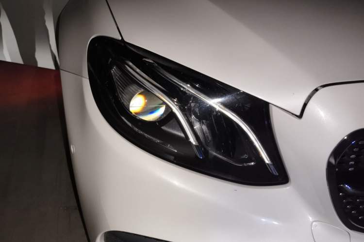 Used Mercedes-Benz E-Class 2018 Restyled E 300 L Sport Luxury Edition Right Front Headlight