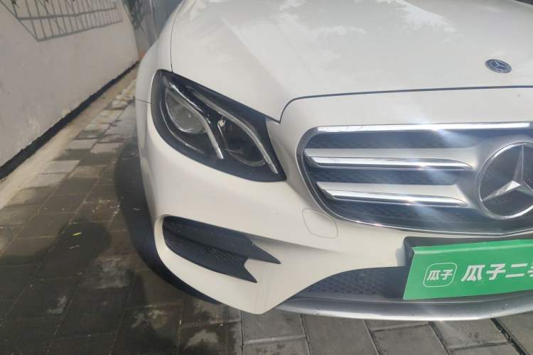 Used Mercedes-Benz E-Class 2018 E 300 L Sporty and Stylish Model Right Front Headlight
