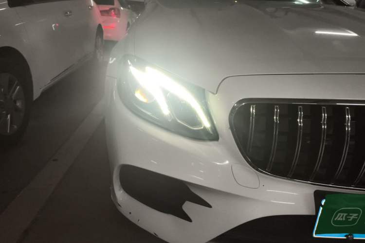 Used Mercedes-Benz E-Class 2018 E 200 Convertible Coupe Right Front Headlight