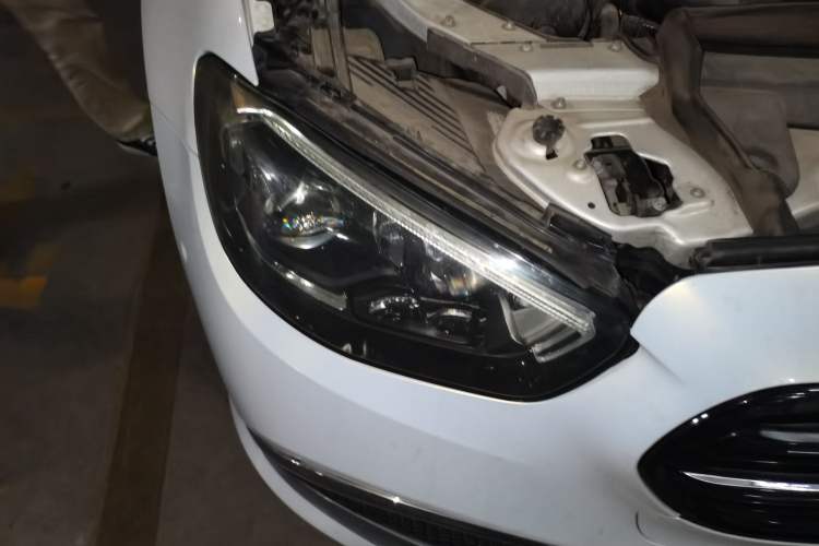 Used Mercedes-Benz E-Class 2018 Facelift E 200 L Sport Edition Right Front Headlight