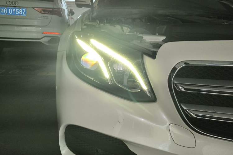 Used Mercedes-Benz E-Class 2018 Restyled E 300 L Sport Luxury Edition Right Front Headlight