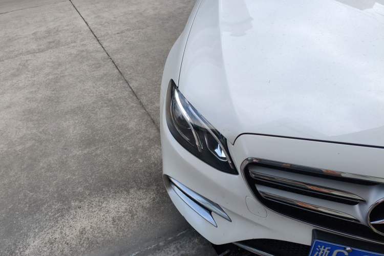 Used Mercedes-Benz E-Class 2018 E 300 L Sporty and Stylish Model Right Front Headlight