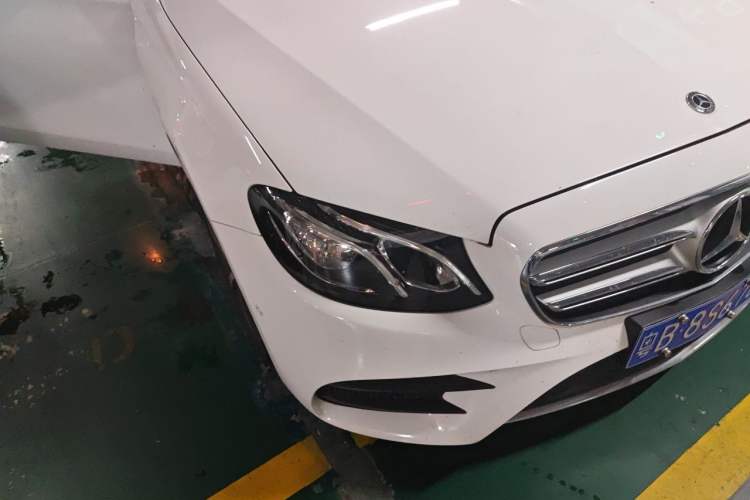 Used Mercedes-Benz E-Class 2018 E 300 L Sporty and Stylish Model Right Front Headlight
