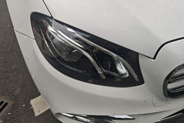 Used Mercedes-Benz E-Class 2018 E 300 L Sport Luxury Edition Right Front Headlight