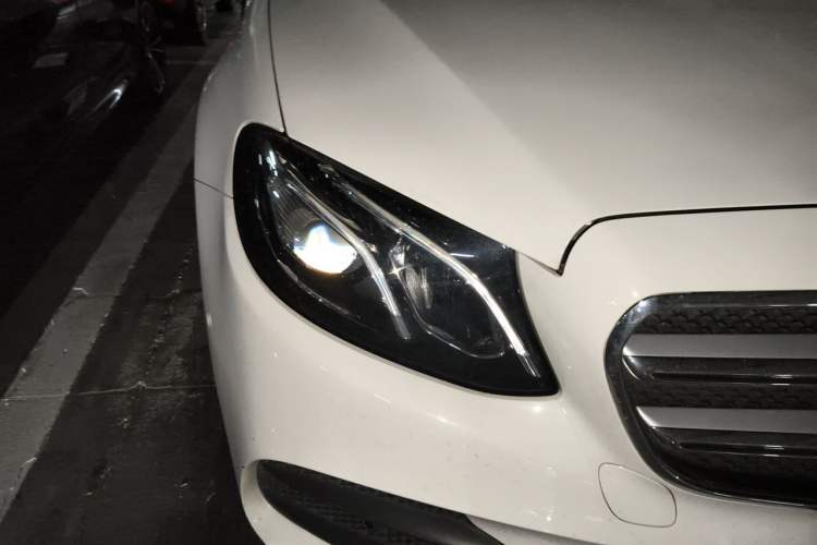 Used Mercedes-Benz E-Class 2018 Restyled E 300 L Sport Luxury Edition Right Front Headlight