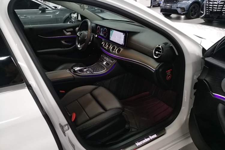 Used Mercedes-Benz E-Class 2018 Facelift E 200 L Sport Edition Right Front Seat
