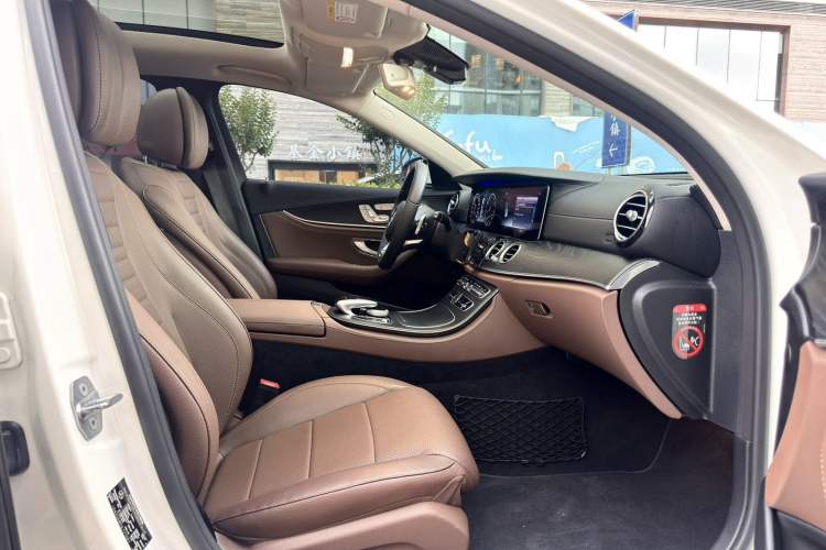 Used Mercedes-Benz E-Class 2018 E 300 L Sporty and Stylish Model Right Front Seat