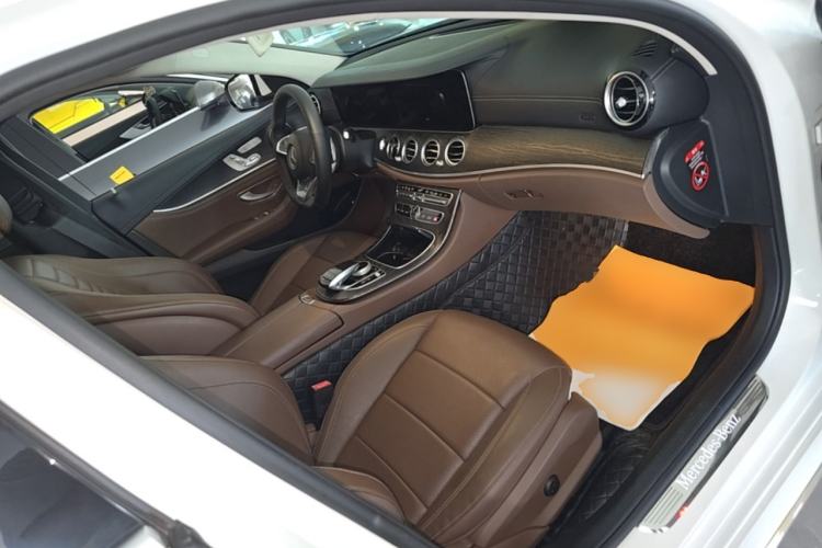 Used Mercedes-Benz E-Class 2018 E 300 L Sport Luxury Edition Right Front Seat