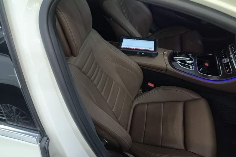 Used Mercedes-Benz E-Class 2018 Facelift E 200 L Sport 4MATIC Right Front Seat