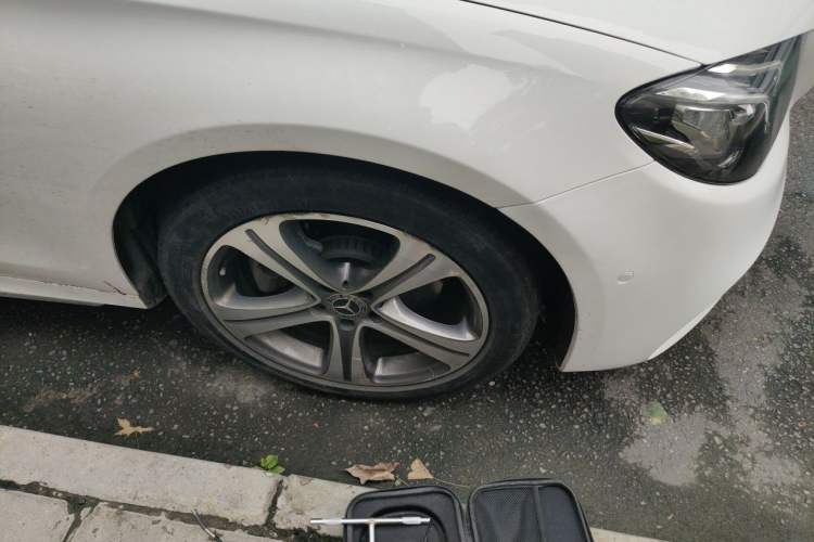 Used Mercedes-Benz E-Class 2018 Facelift E 200 L Sport Edition Right Front Wheel Hub