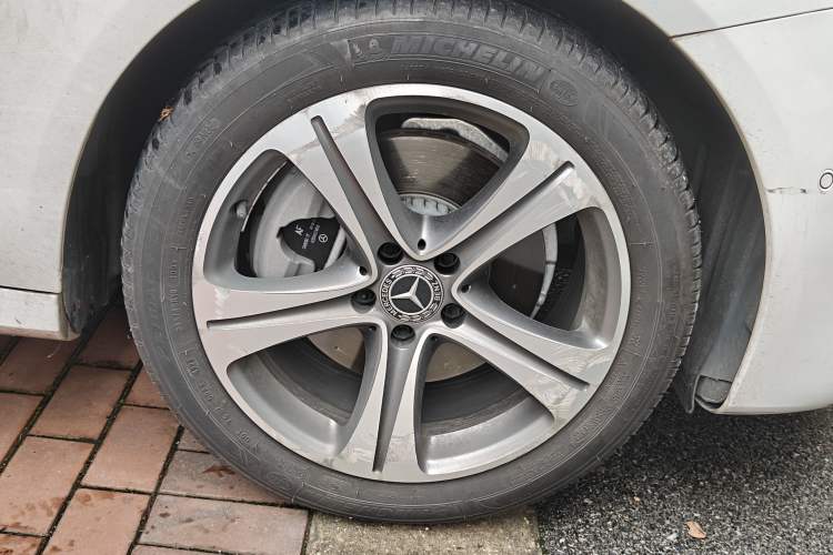 Used Mercedes-Benz E-Class 2018 Facelift E 200 L Sport Edition Right Front Wheel Hub