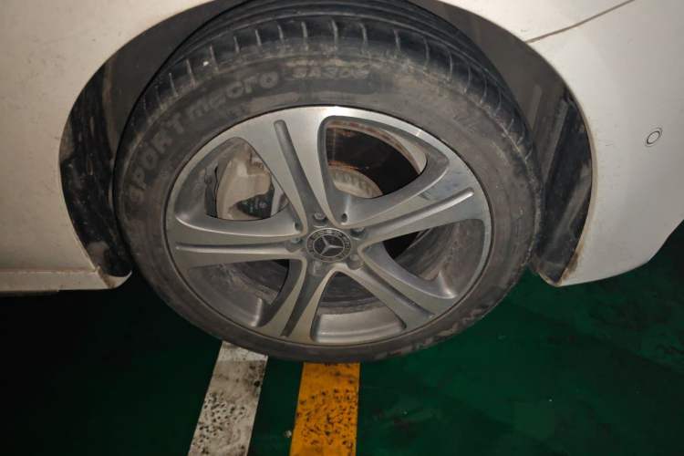 Used Mercedes-Benz E-Class 2018 Facelift E 200 L Sport Edition Right Front Wheel Hub