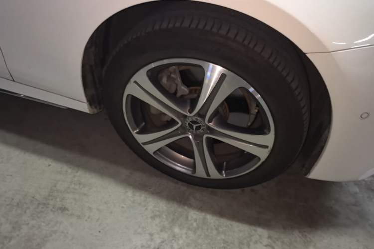Used Mercedes-Benz E-Class 2018 Facelift E 200 L Sport Edition Right Front Wheel Hub