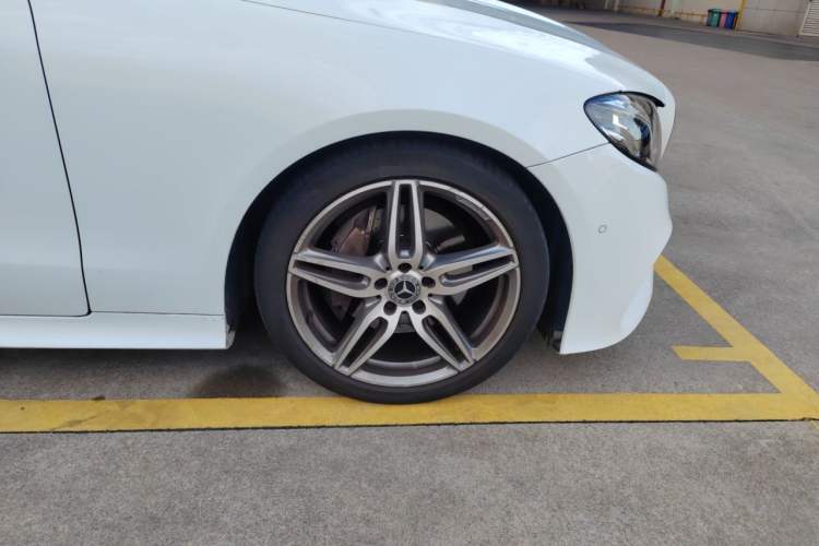 Used Mercedes-Benz E-Class 2018 E 200 Coupe Right Front Wheel Hub