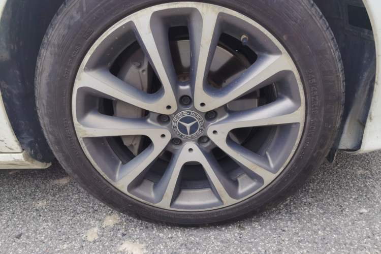 Used Mercedes-Benz E-Class 2018 Facelift E 300 L Luxury Edition Right Front Wheel Hub