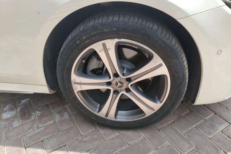 Used Mercedes-Benz E-Class 2018 Facelift E 200 L Sport Edition Right Front Wheel Hub
