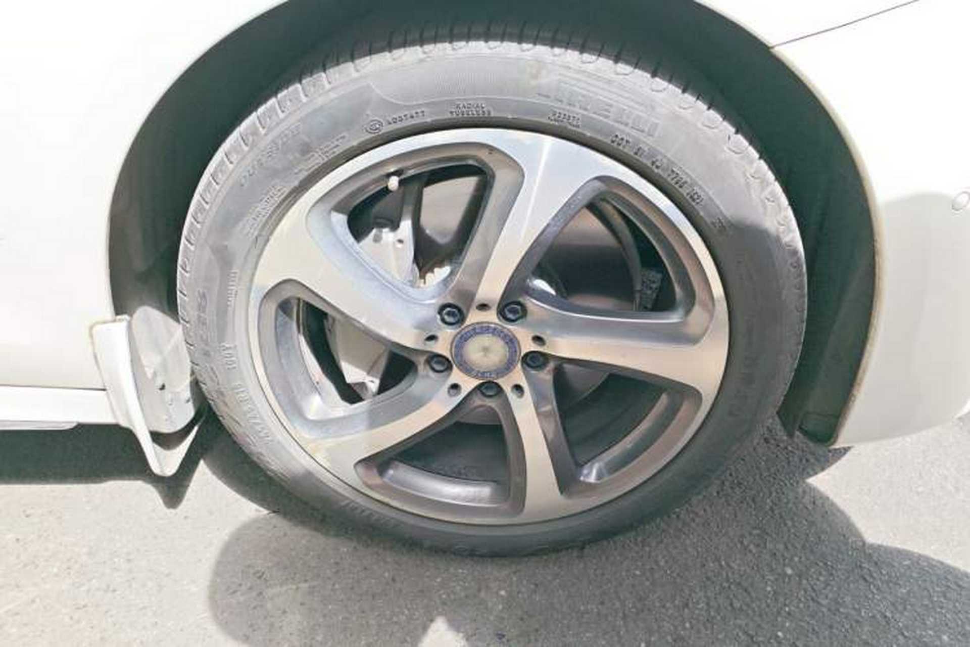 Used Mercedes-Benz E-Class 2018 Restyled E 300 L Sporty and Stylish Edition Right Front Wheel Hub