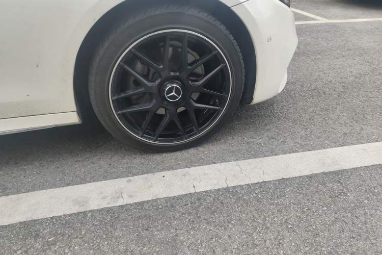 Used Mercedes-Benz E-Class 2018 E 200 L Sport Edition Right Front Wheel Hub