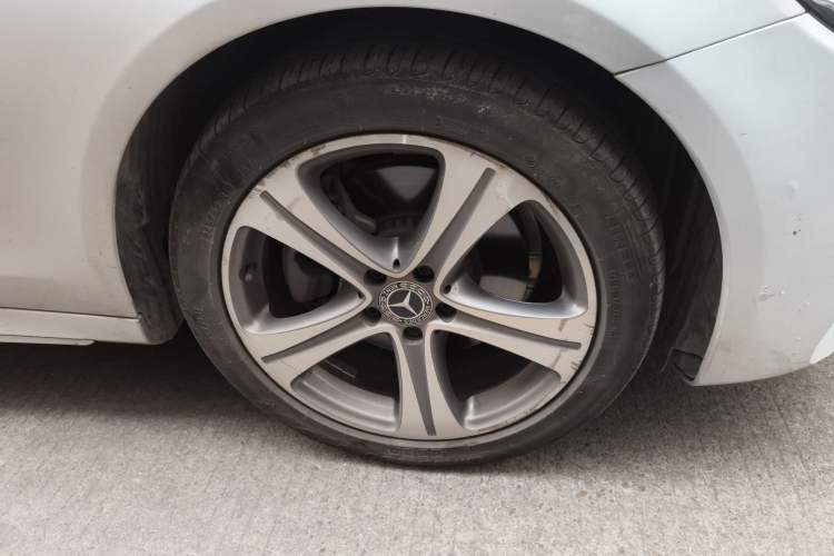 Used Mercedes-Benz E-Class 2018 Facelift E 200 L Sport Edition Right Front Wheel Hub
