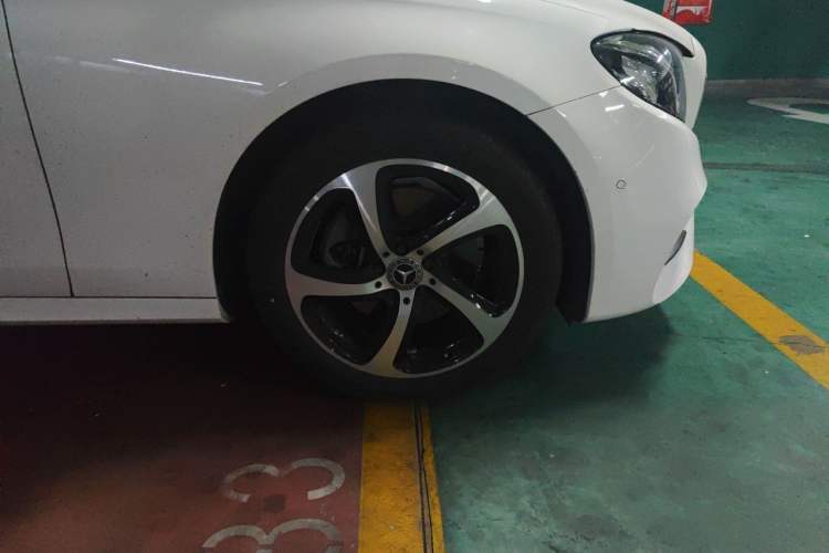 Used Mercedes-Benz E-Class 2018 E 200 Sport Edition Right Front Wheel Hub