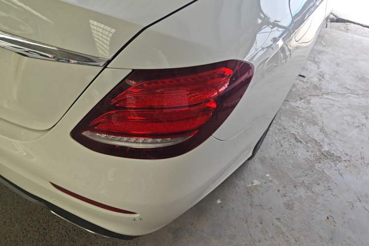 Used Mercedes-Benz E-Class 2018 E 300 L Sport Luxury Edition Right Rear Taillight