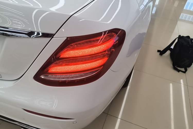 Used Mercedes-Benz E-Class 2018 E 200 L Right Rear Taillight