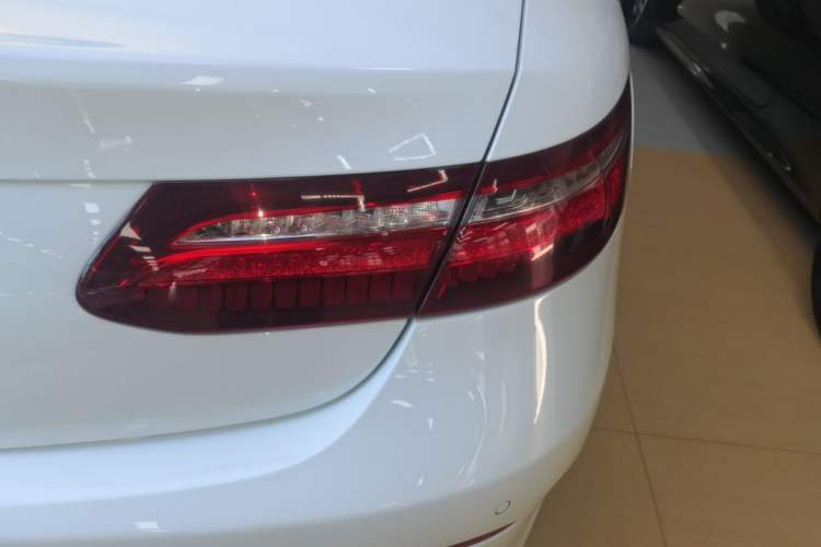 Used Mercedes-Benz E-Class 2018 E 200 Convertible Coupe Right Rear Taillight