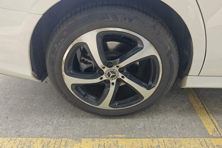 Used Mercedes-Benz E-Class 2018 E 200 Sport 4MATIC Right Rear Wheel Hub