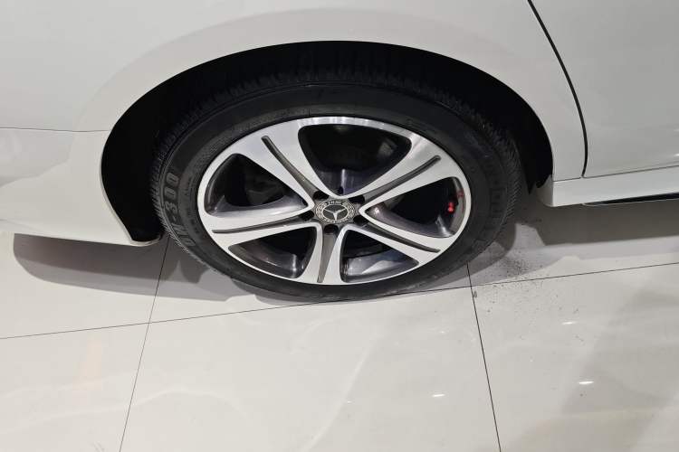 Used Mercedes-Benz E-Class 2018 Facelift E 200 L Sport Edition Right Rear Wheel Hub