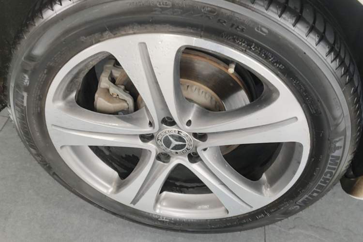 Used Mercedes-Benz E-Class 2018 Facelift E 200 L Sport Edition Right Rear Wheel Hub