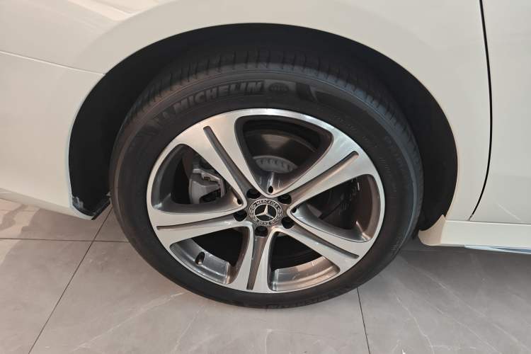 Used Mercedes-Benz E-Class 2018 E 200 L Sport Edition Right Rear Wheel Hub