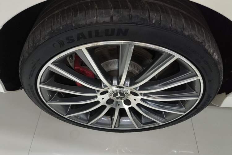 Used Mercedes-Benz E-Class 2018 Facelift E 200 L Sport 4MATIC Right Rear Wheel Hub