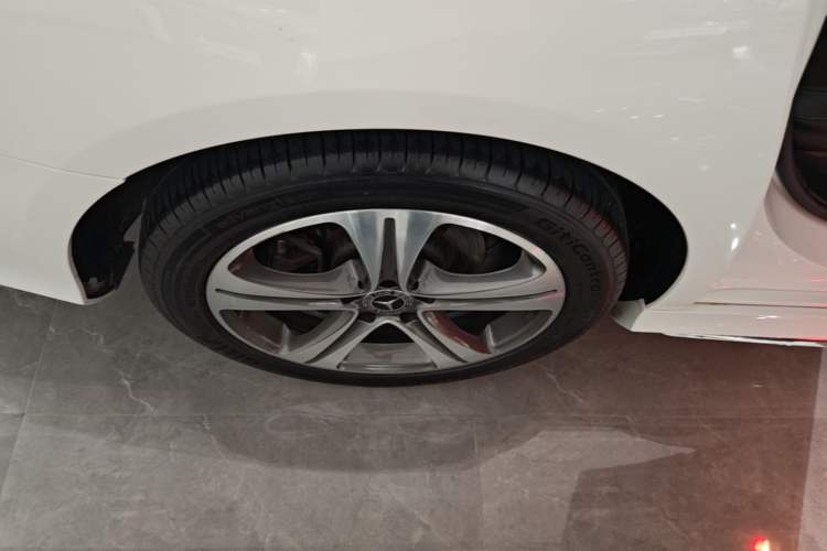 Used Mercedes-Benz E-Class 2018 Facelift E 200 L Sport Edition Right Rear Wheel Hub