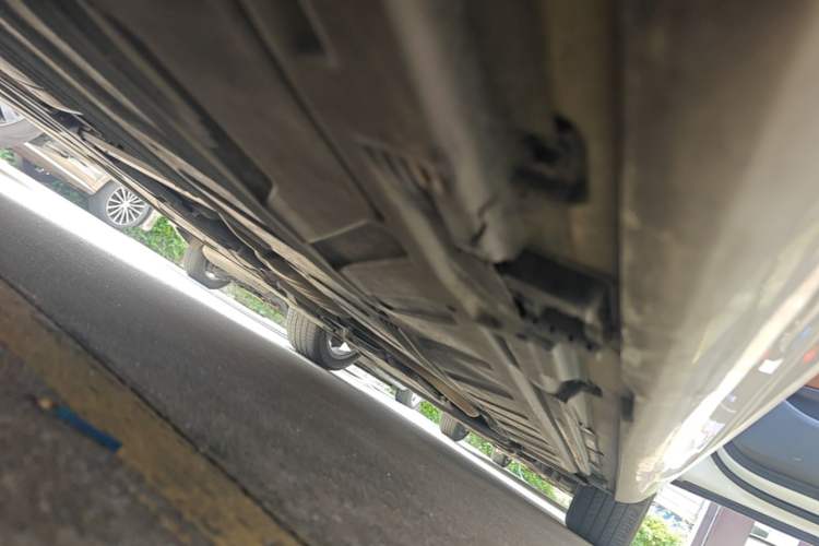 Used Mercedes-Benz E-Class 2018 E 200 Sport 4MATIC Right Side Sill