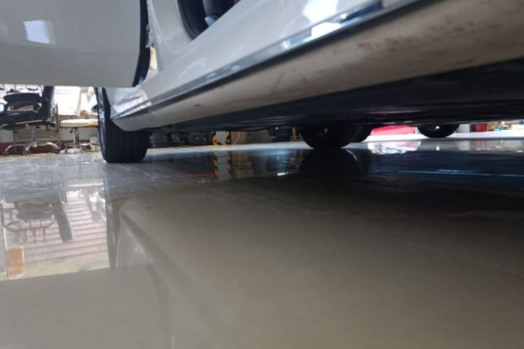 Used Mercedes-Benz E-Class 2018 Facelift E 200 L Sport 4MATIC Right Side Sill