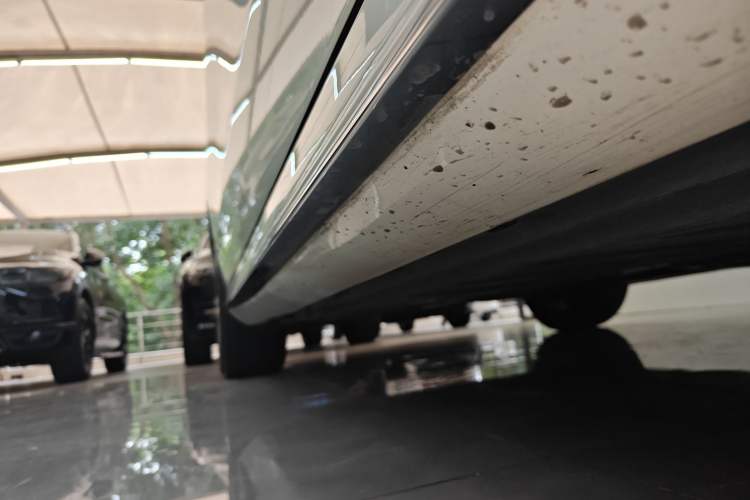 Used Mercedes-Benz E-Class 2018 E 200 L Sport Edition Right Side Sill