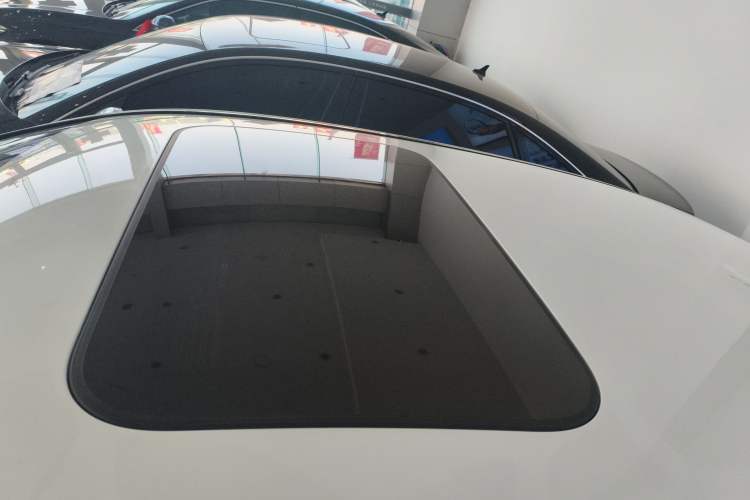 Used Mercedes-Benz E-Class 2018 E 200 L Sport Edition Roof