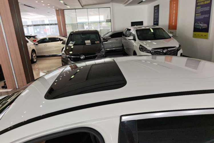 Used Mercedes-Benz E-Class 2018 Facelift E 200 L Sport Edition Roof