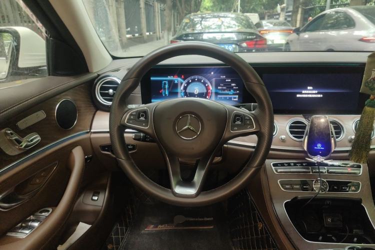 Used Mercedes-Benz E-Class 2018 E 300 L Luxury Model Steering Wheel