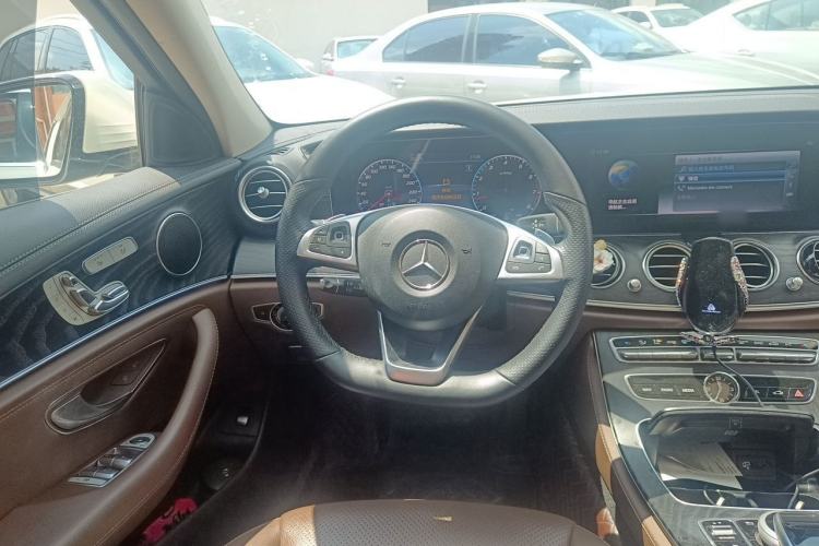 Used Mercedes-Benz E-Class 2018 E 300 L Sport Luxury Edition Steering Wheel