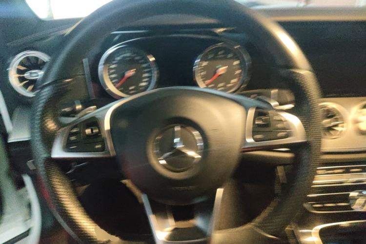 Used Mercedes-Benz E-Class 2018 E 200 Convertible Coupe Steering Wheel