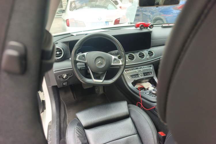 Used Mercedes-Benz E-Class 2018 E 200 L Sport Edition Steering Wheel