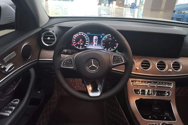 Used Mercedes-Benz E-Class 2018 E 200 L Steering Wheel