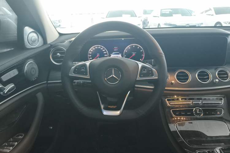 Used Mercedes-Benz E-Class 2018 E 200 L Sport Edition Steering Wheel