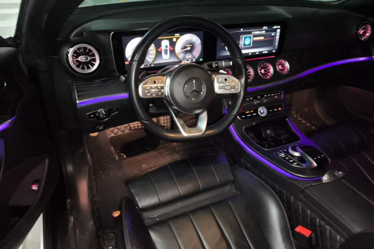 Used Mercedes-Benz E-Class 2018 E 200 Convertible Coupe Steering Wheel
